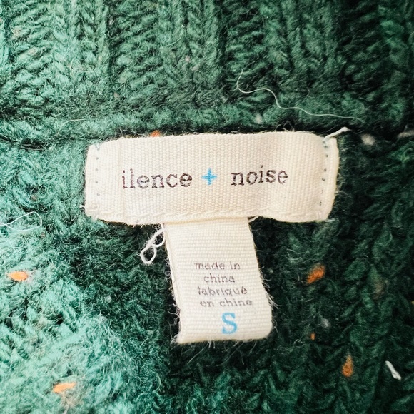 Urban Outfitters Cropped Green Turtleneck Sweater - Picture 5 of 7